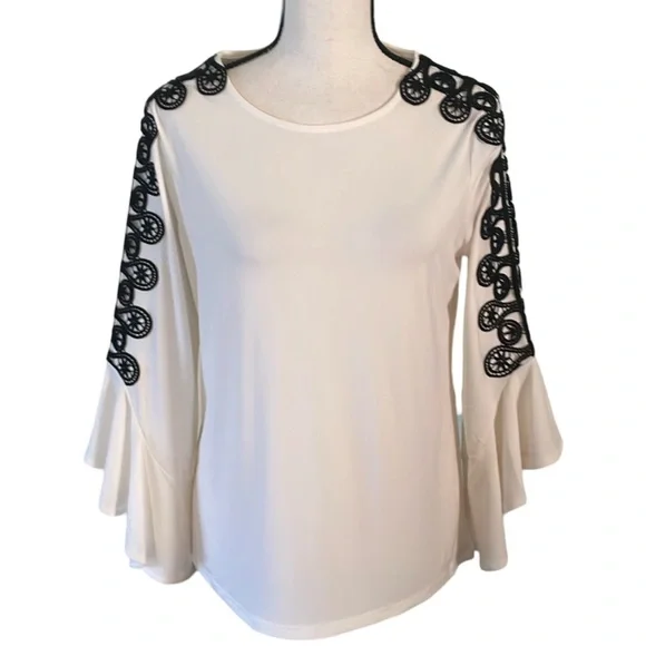 Chico’s Swirled Lace Flutter-Sleeve Top Size 4 - Picture 4 of 10